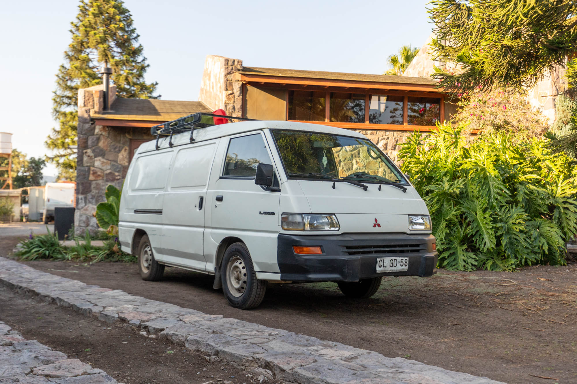 2011 MITSUBISHI L300 2.0