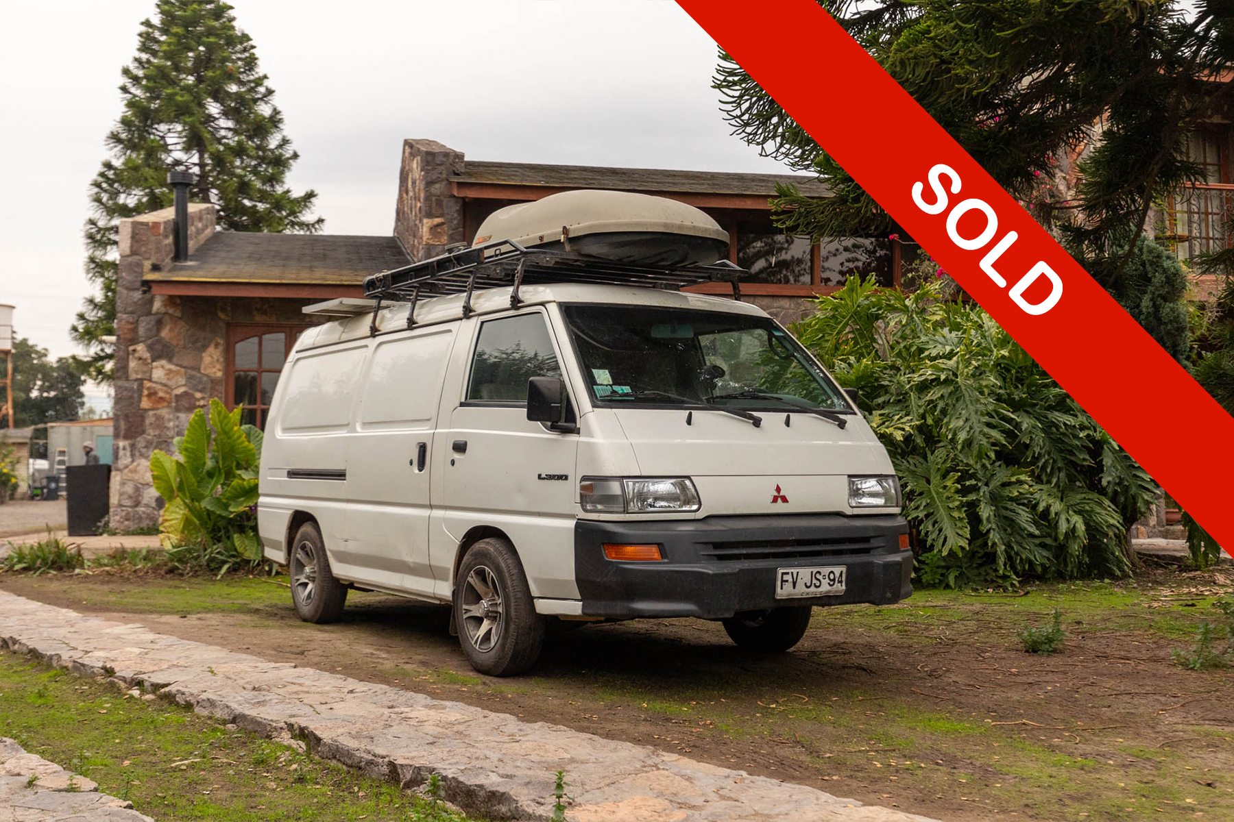 2013 MITSUBISHI L300