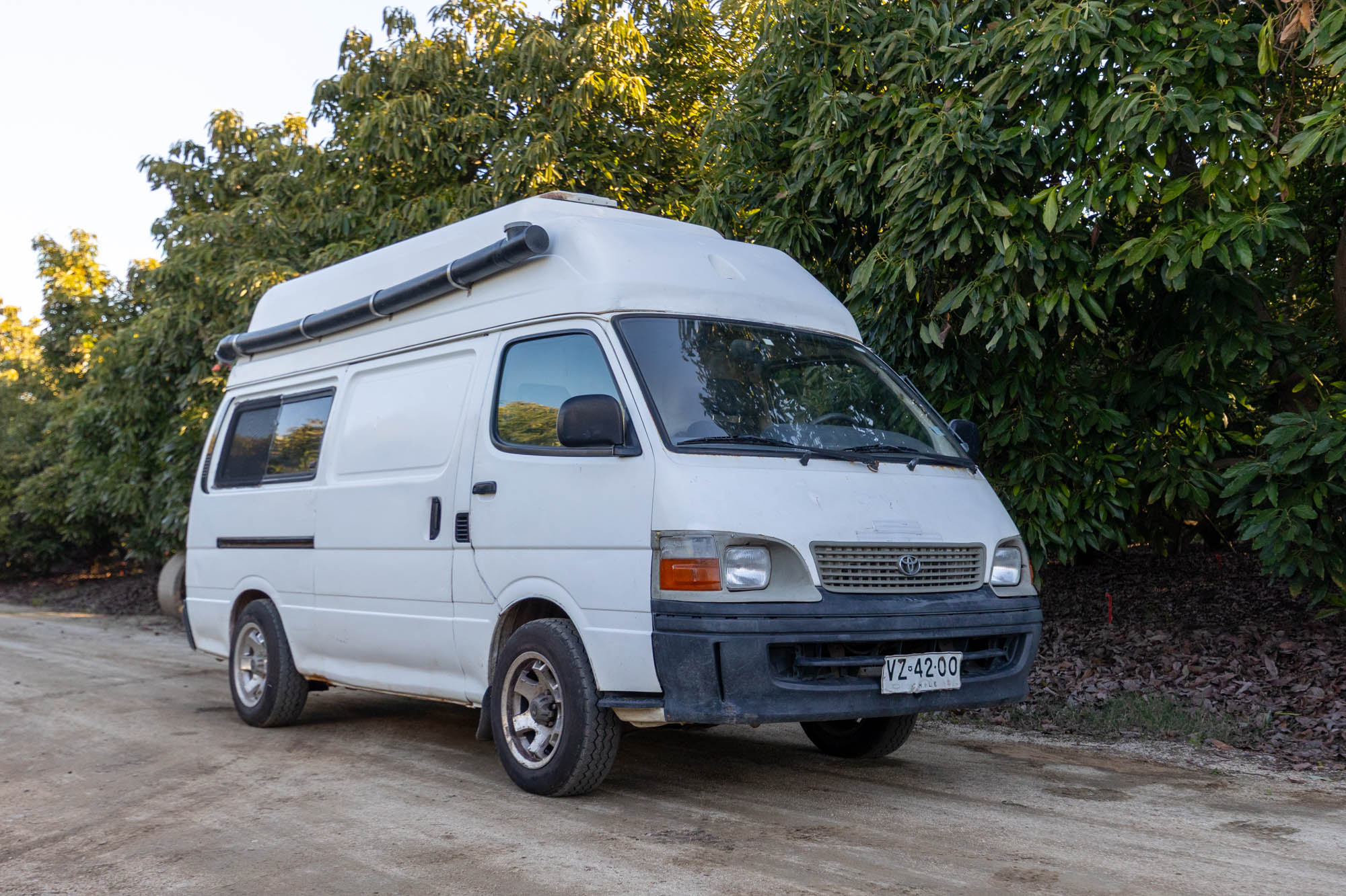 2003 TOYOTA HIACE 2WD